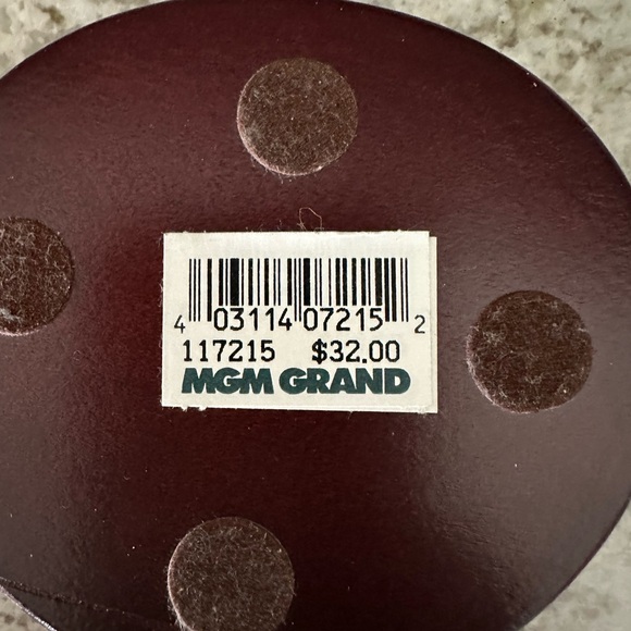 Tin Man, Scarecrow, Cowardly Lion and Dorothy Ceramic Figurines w/Wooden Bases - Picture 5 of 6